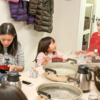 毎日海外からたくさんのお客さま 手打ちうどん作り体験教室 2017年12月 20171228-1.jpg – イリコスキー製麺所