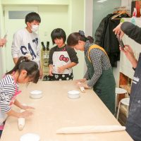 あら美味しい、ってそのお顔がうれしいんです 手打ちうどん作り体験教室 2018年1月 20180104-4.jpg – イリコスキー製麺所