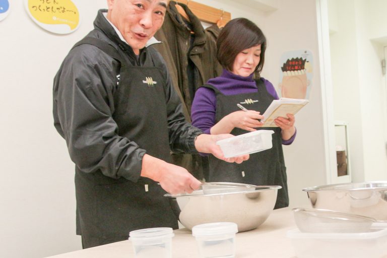 新年、大人の集まりが増えてきました 手打ちうどん作り体験教室 2018年1月 20180111-1.jpg – イリコスキー製麺所