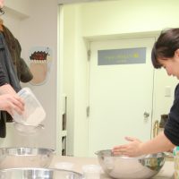 平日のお客さま…思いがけない方にお越しいただきました 手打ちうどん作り体験教室 2018年1月 20180111-2.jpg – イリコスキー製麺所