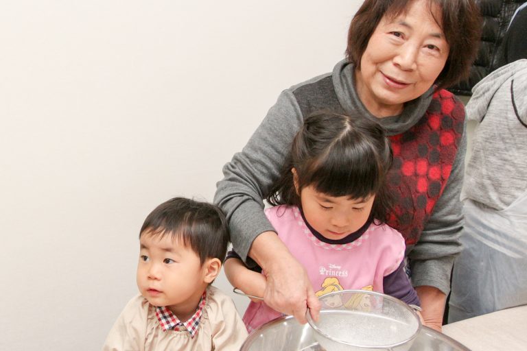新年、大人の集まりが増えてきました 手打ちうどん作り体験教室 2018年1月 20180120-1.jpg – イリコスキー製麺所