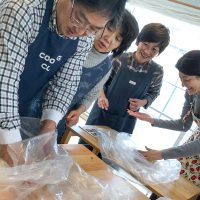 ホームパーティでのご利用 出張手打ちうどん作り体験 2018年1月28日 20180128-4.jpg – イリコスキー製麺所