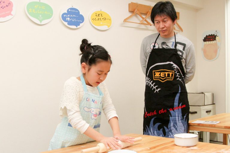 新年、大人の集まりが増えてきました 手打ちうどん作り体験教室 2018年1月 20180204-2.jpg – イリコスキー製麺所