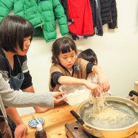 イリコスキー、うぉううぉううぉ～♪ 手打ちうどん作り体験教室 2018年2月 20180210-7.jpg – イリコスキー製麺所