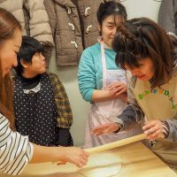 自分で作れたうどんは、それはさぞかし 手打ちうどん作り体験教室 2018年2月 20180216-2.jpg – イリコスキー製麺所