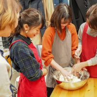 兄弟3人＋ママ、力強いぞ！ 手打ちうどん作り体験教室 2018年2月 20180218-4.jpg – イリコスキー製麺所