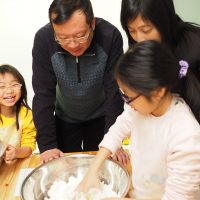 香港ではうどん人気なんですね 手打ちうどん作り体験教室 2018年2月 20180219-3.jpg – イリコスキー製麺所