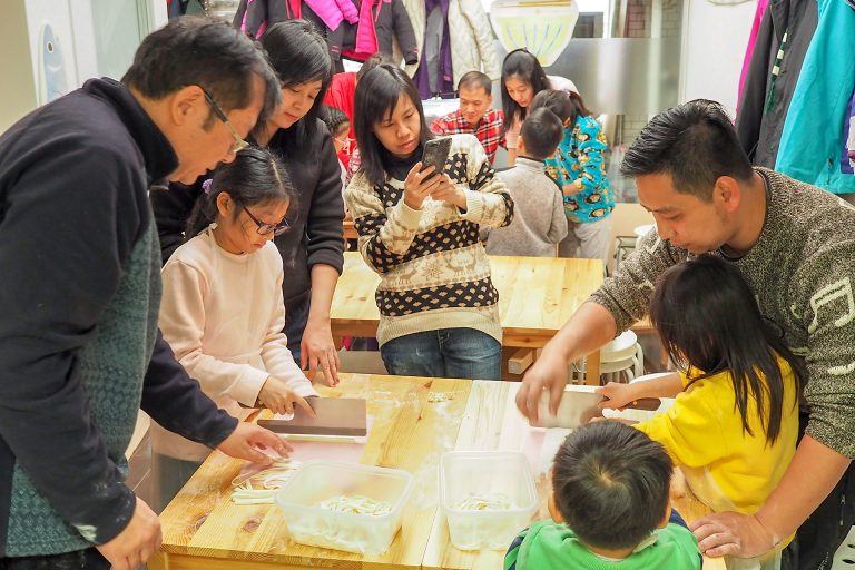 イリコスキー、うぉううぉううぉ～♪ 手打ちうどん作り体験教室 2018年2月 20180219-6.jpg – イリコスキー製麺所