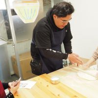 香港ではうどん人気なんですね 手打ちうどん作り体験教室 2018年2月 20180219-8.jpg – イリコスキー製麺所