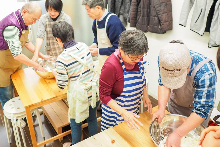 体験で作ったうどんはおじいちゃんに 手打ちうどん作り体験教室 2018年2月 20180311-1.jpg – イリコスキー製麺所