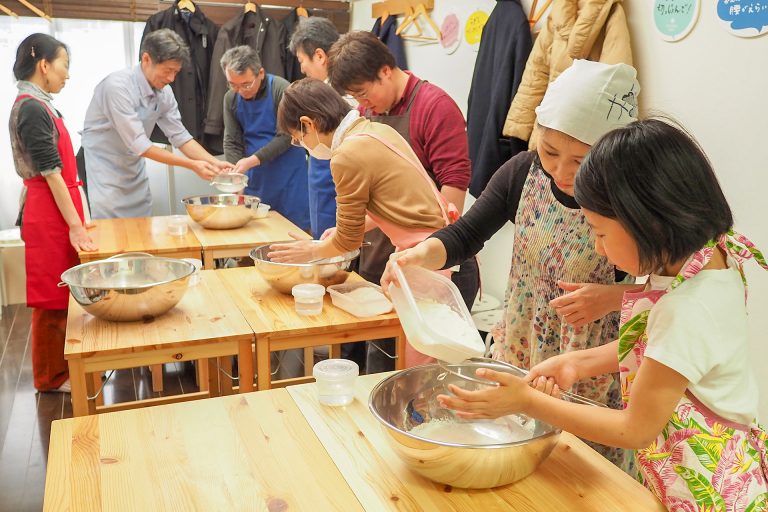 体験で作ったうどんはおじいちゃんに 手打ちうどん作り体験教室 2018年2月 20180317-1.jpg – イリコスキー製麺所