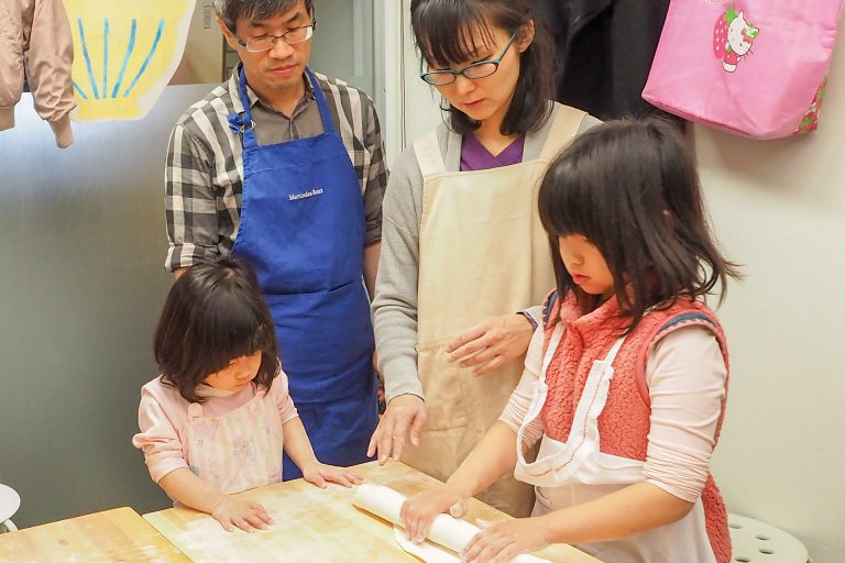 体験で作ったうどんはおじいちゃんに 手打ちうどん作り体験教室 2018年2月 20180321-2.jpg – イリコスキー製麺所