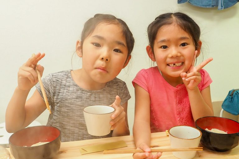 ぎゅーっ！ぎゅーっ！ 手打ちうどん作り体験教室 2018年4月 20180428-4.jpg – イリコスキー製麺所