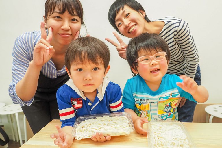ぎゅーっ！ぎゅーっ！ 手打ちうどん作り体験教室 2018年4月 20180429-4.jpg – イリコスキー製麺所