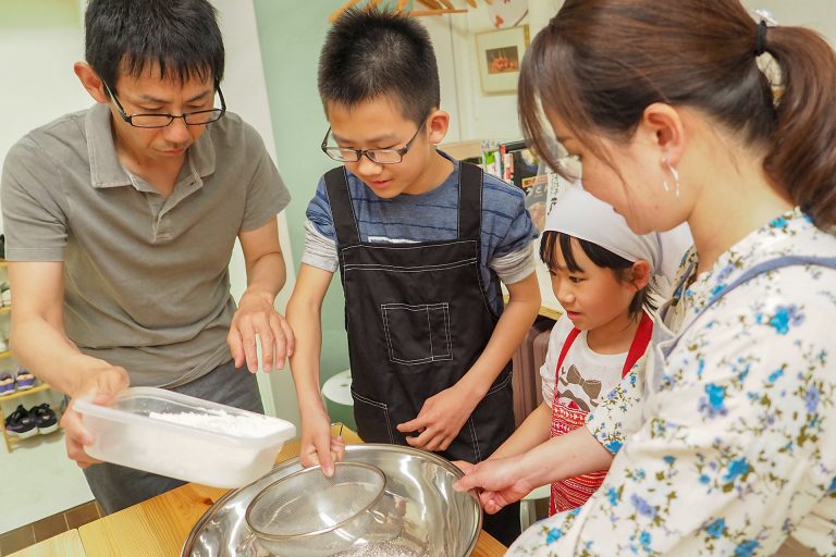 ぎゅーっ！ぎゅーっ！ 手打ちうどん作り体験教室 2018年4月 20180503-4.jpg – イリコスキー製麺所