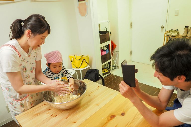 ぎゅーっ！ぎゅーっ！ 手打ちうどん作り体験教室 2018年4月 20180504-4.jpg – イリコスキー製麺所