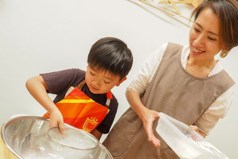 ぎゅーっ！ぎゅーっ！ 手打ちうどん作り体験教室 2018年4月 20180505-3.jpg – イリコスキー製麺所
