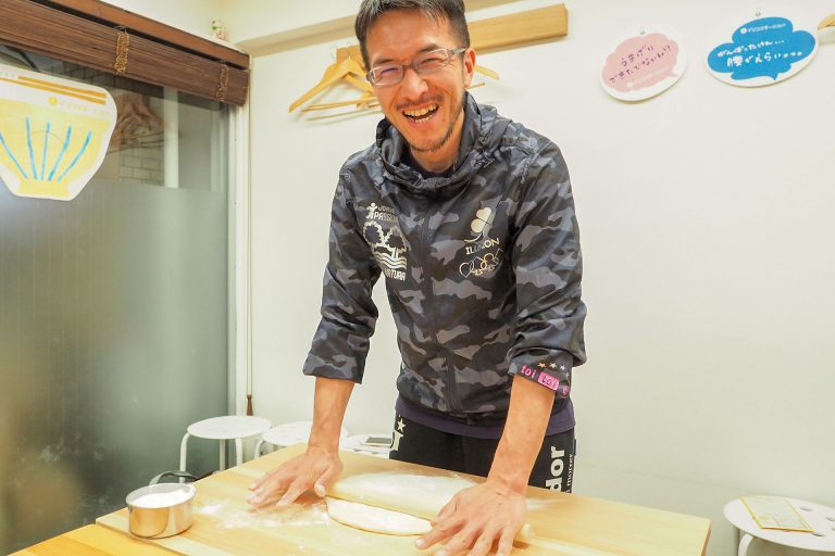 ぎゅーっ！ぎゅーっ！ 手打ちうどん作り体験教室 2018年4月 20180513-1.jpg – イリコスキー製麺所
