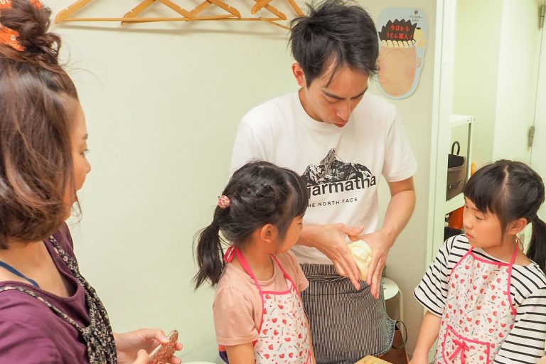 ぎゅーっ！ぎゅーっ！ 手打ちうどん作り体験教室 2018年4月 20180519-3.jpg – イリコスキー製麺所
