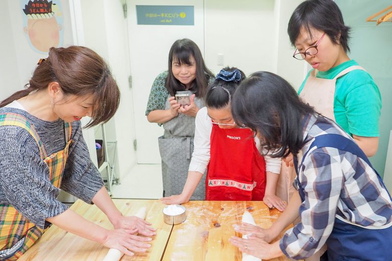 やさしいお兄ちゃんとおちゃめな僕と 手打ちうどん作り体験教室 2018年5月 20180527-3.jpg – イリコスキー製麺所