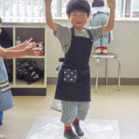 2回め、踏みながらダンス！ 出張手打ちうどん作り体験 2018年5月27日 20180527-9.jpg – イリコスキー製麺所