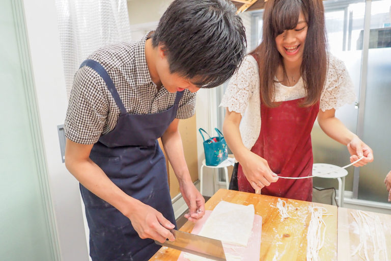 やさしいお兄ちゃんとおちゃめな僕と 手打ちうどん作り体験教室 2018年5月 20180602-3.jpg – イリコスキー製麺所