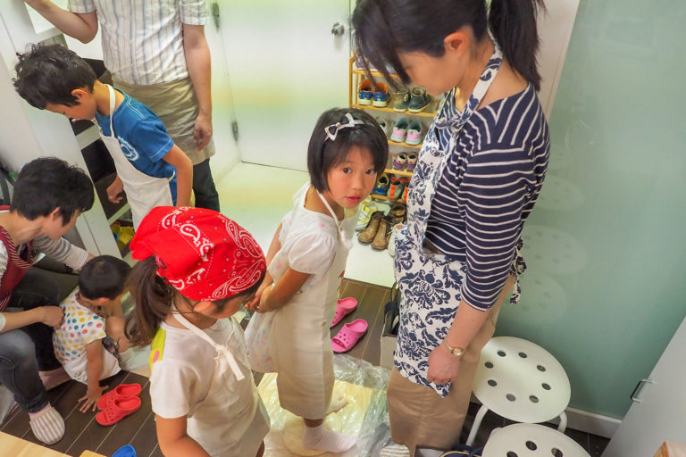 やさしいお兄ちゃんとおちゃめな僕と 手打ちうどん作り体験教室 2018年5月 20180603-6.jpg – イリコスキー製麺所