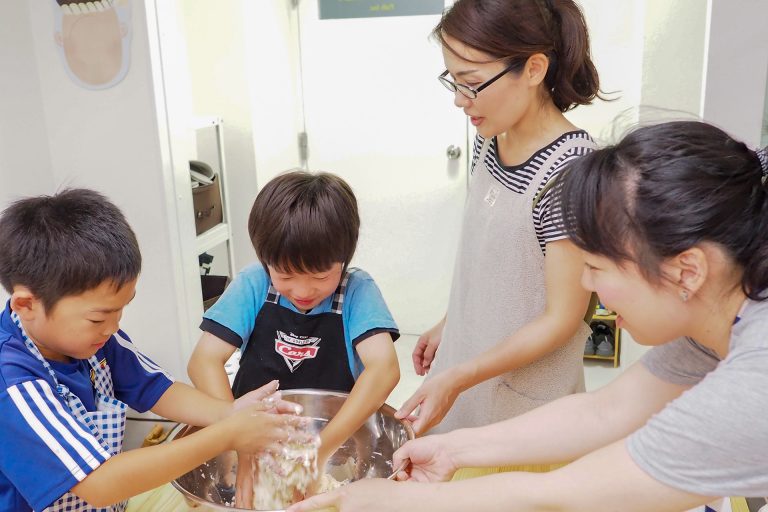やさしいお兄ちゃんとおちゃめな僕と 手打ちうどん作り体験教室 2018年5月 20180604-2.jpg – イリコスキー製麺所