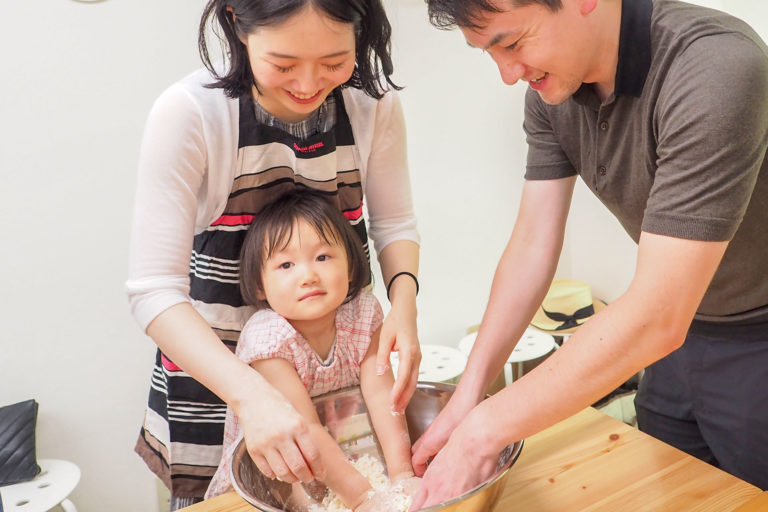 子ども会、ちっちゃな子と遊んであげるおねえちゃん 手打ちうどん作り体験教室 2018年6月 20180716-2.jpg – イリコスキー製麺所