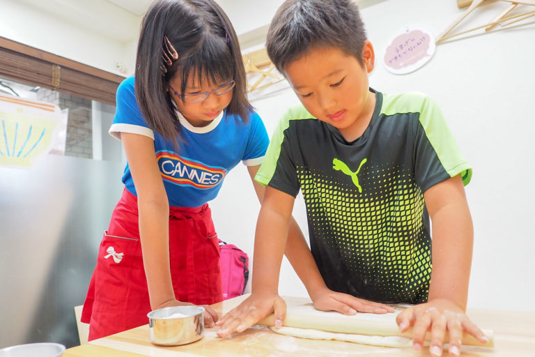 夏休みの自由研究は、うどん作り 手打ちうどん作り体験教室 2018年7月 20180723-5.jpg – イリコスキー製麺所