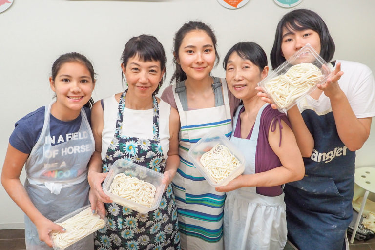 夏休みの自由研究は、うどん作り 手打ちうどん作り体験教室 2018年7月 20180725-8.jpg – イリコスキー製麺所