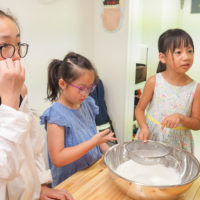 プール行けないからうどんでも作って。 手打ちうどん作り体験教室 2018年7月 20180726-1.jpg – イリコスキー製麺所