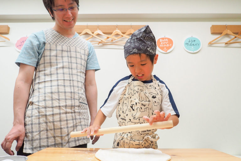 夏休みの自由研究は、うどん作り 手打ちうどん作り体験教室 2018年7月 20180804-1.jpg – イリコスキー製麺所