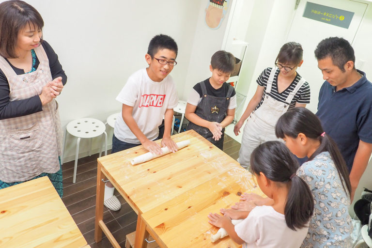 夏休みの自由研究は、うどん作り 手打ちうどん作り体験教室 2018年7月 20180804-2.jpg – イリコスキー製麺所