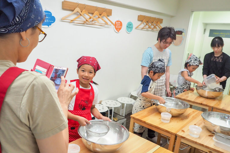 夏休みの自由研究は、うどん作り 手打ちうどん作り体験教室 2018年7月 20180804-6.jpg – イリコスキー製麺所