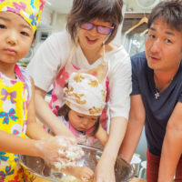 お友だちみんなでうどん作り！ 手打ちうどん作り体験教室 2018年8月 20180805-5.jpg – イリコスキー製麺所