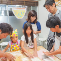 お友だちみんなでうどん作り！ 手打ちうどん作り体験教室 2018年8月 20180805-6.jpg – イリコスキー製麺所