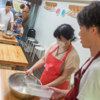 学生時代の友人たちが 手打ちうどん作り体験教室 2018年10月 20181020-6.jpg – イリコスキー製麺所