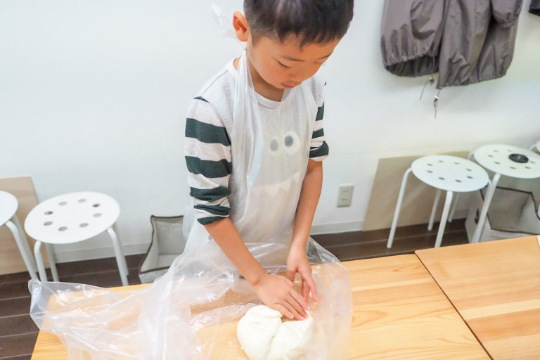 学生時代の友人たちが 手打ちうどん作り体験教室 2018年10月 20181029-2.jpg – イリコスキー製麺所