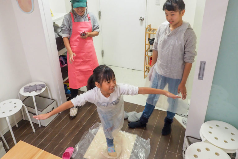 学生時代の友人たちが 手打ちうどん作り体験教室 2018年10月 20181104-2.jpg – イリコスキー製麺所