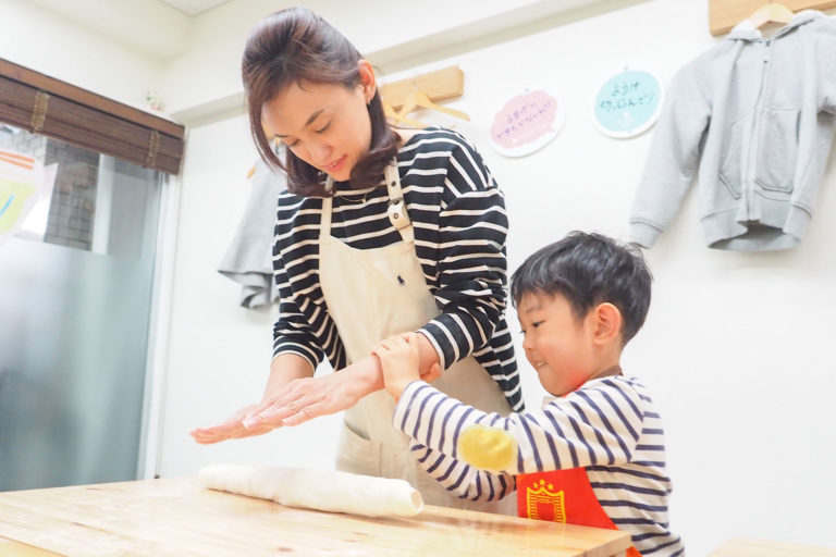 秋にも振替のお休み。 手打ちうどん作り体験教室 2018年11月 20181105-3.jpg – イリコスキー製麺所