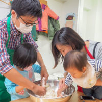 三人きょうだい、がんばりましたね 手打ちうどん作り体験教室 2018年11月 20181110-9.jpg – イリコスキー製麺所