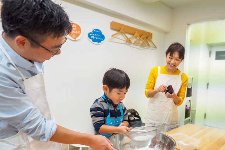 秋にも振替のお休み。 手打ちうどん作り体験教室 2018年11月 20181117-2.jpg – イリコスキー製麺所