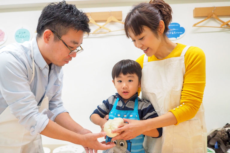 秋にも振替のお休み。 手打ちうどん作り体験教室 2018年11月 20181117-3.jpg – イリコスキー製麺所