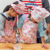 ちびっこがたくさん 手打ちうどん作り体験教室 2018年11月 20181123-3.jpg – イリコスキー製麺所