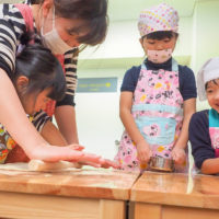 ちびっこがたくさん 手打ちうどん作り体験教室 2018年11月 20181123-5.jpg – イリコスキー製麺所