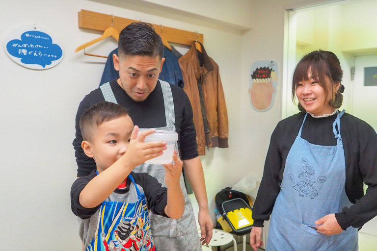 秋にも振替のお休み。 手打ちうどん作り体験教室 2018年11月 20181125-1.jpg – イリコスキー製麺所