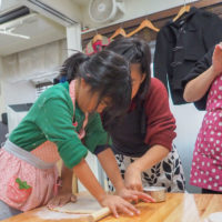 重い包丁を上手に使って 手打ちうどん作り体験教室 2018年11月 20181125-3.jpg – イリコスキー製麺所