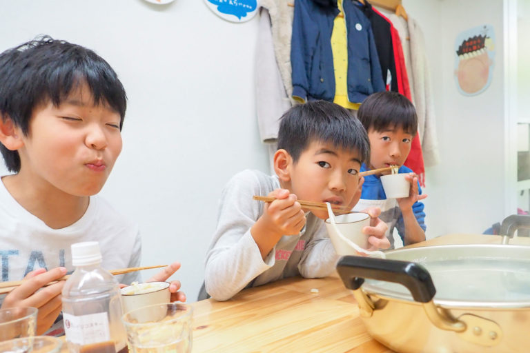 秋にも振替のお休み。 手打ちうどん作り体験教室 2018年11月 20181126-6.jpg – イリコスキー製麺所