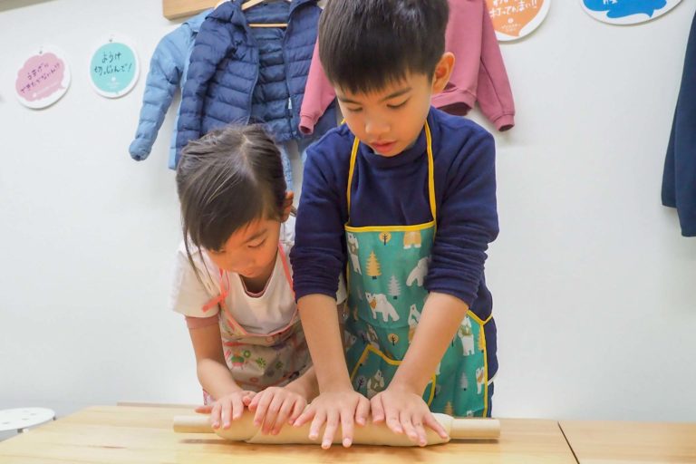 Hawaiians’ and babies’ day! 手打ちうどん作り体験教室 2018年12月 20181211-3.jpg – イリコスキー製麺所